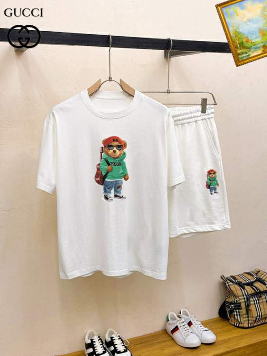 Picture of Gucci Shirt Pant Suits _SKUGucciM-3XL25tx1121767